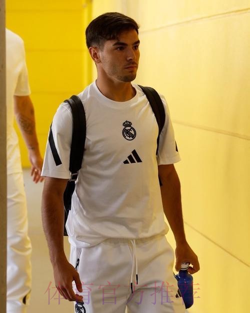 罗马诺:迪亚斯将至少休战8周 预计11月之后复出 罗马诺:迪亚斯将至少休战8周 预计11月之后复出